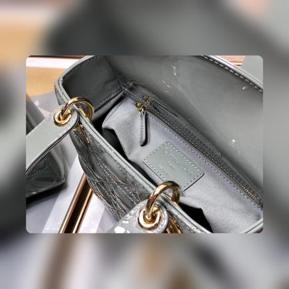 Anum Bags Detail