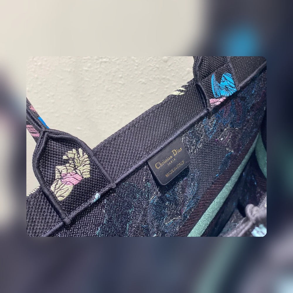 Anum Bags Detail