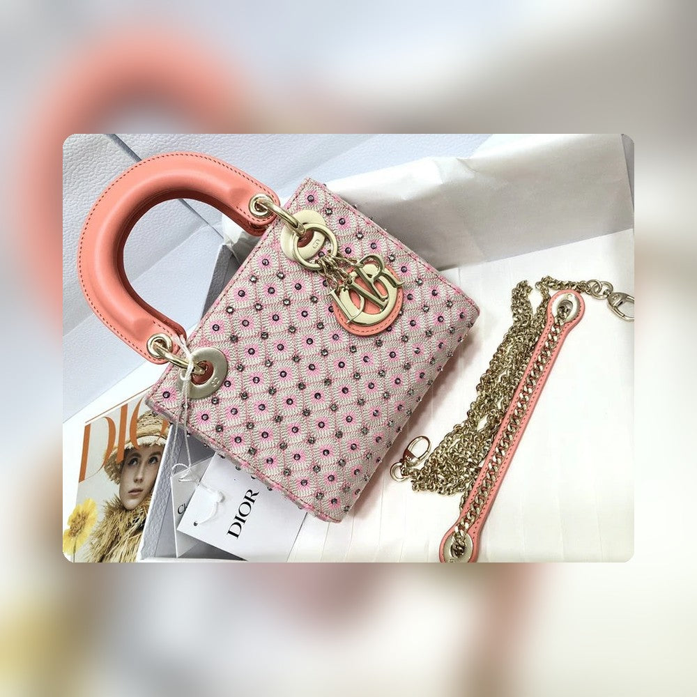 Anum Bags Detail