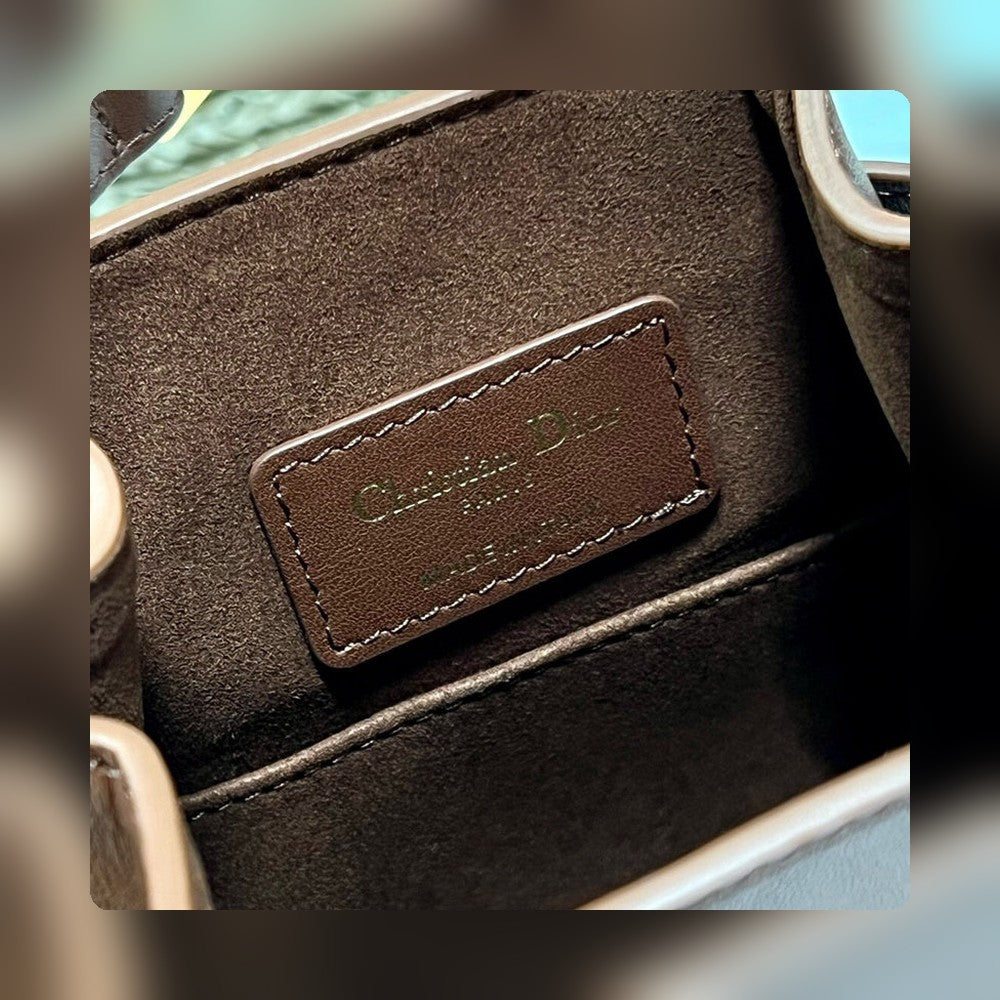 Anum Bags Detail