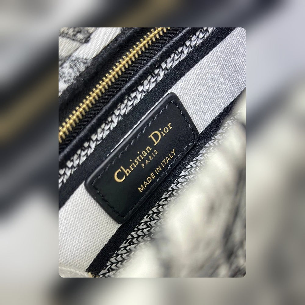 Anum Bags Detail