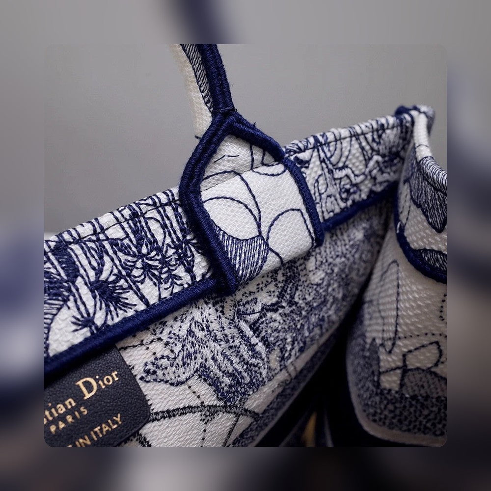 Anum Bags Detail