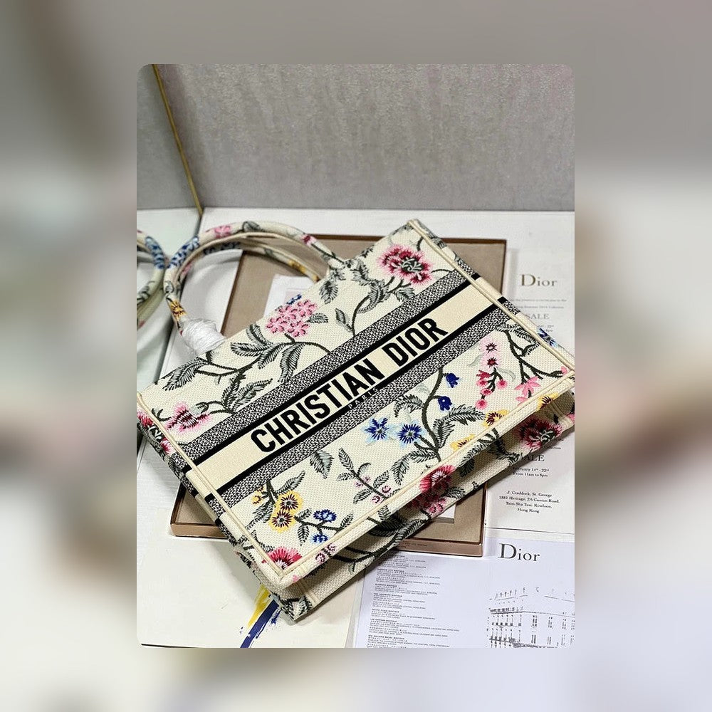 Anum Bags Detail