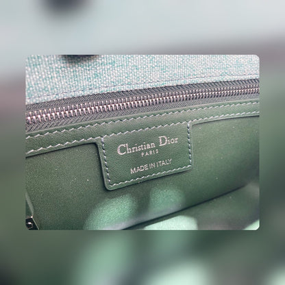 Anum Bags Detail