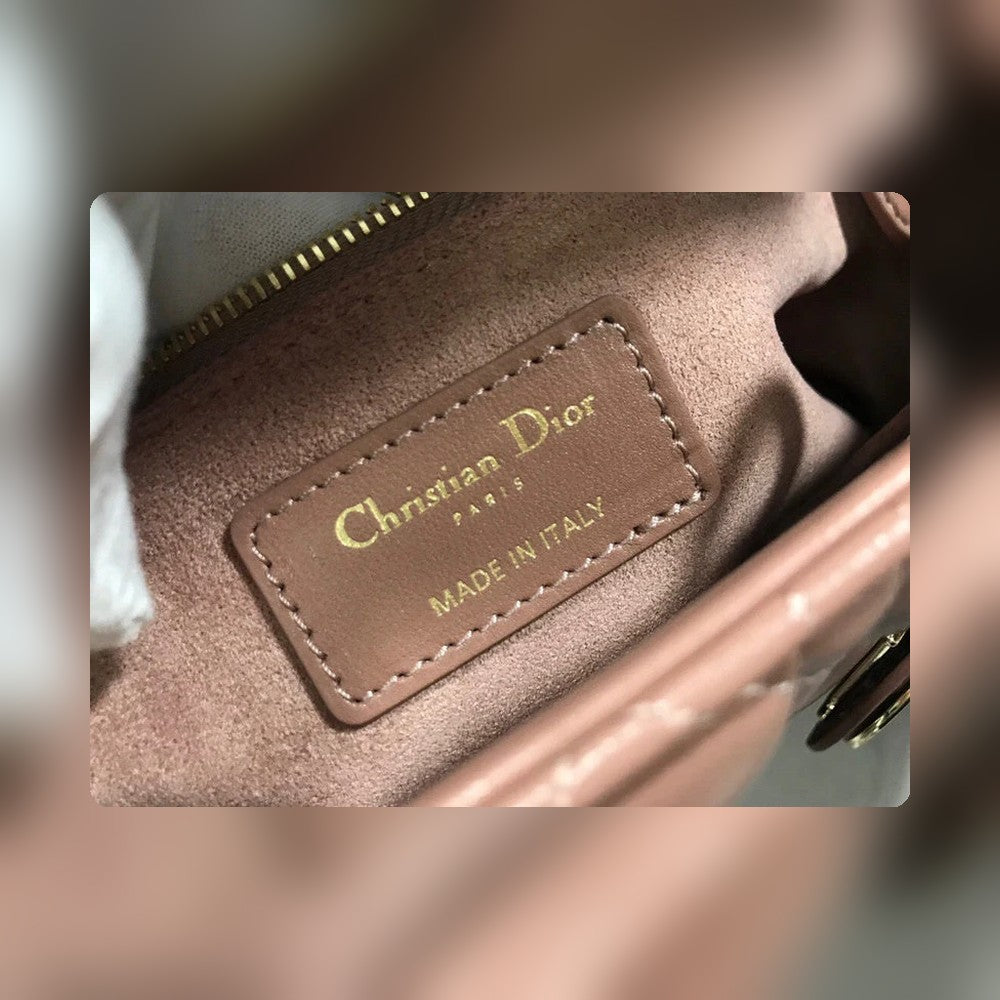 Anum Bags Detail