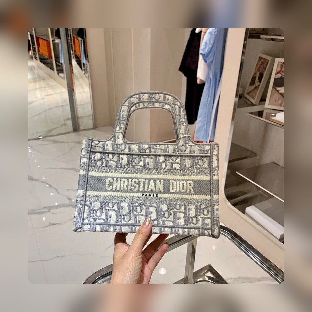 Anum Bags Detail