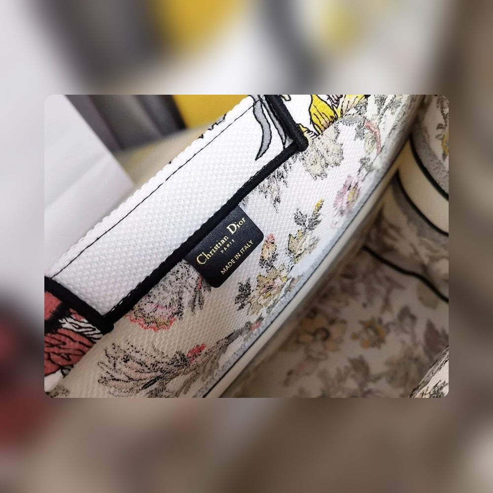 Anum Bags Detail