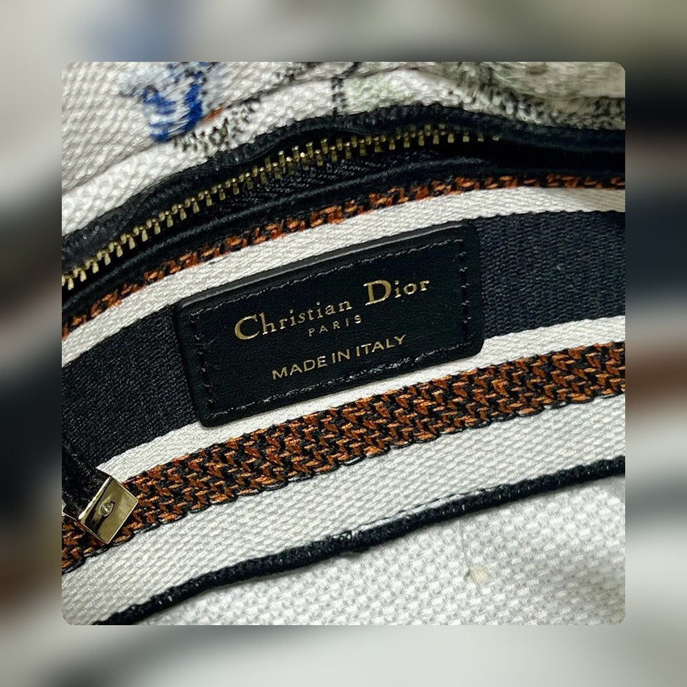 Anum Bags Detail