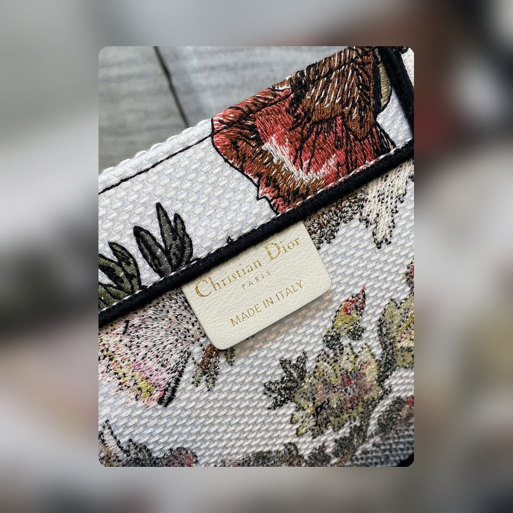 Anum Bags Detail