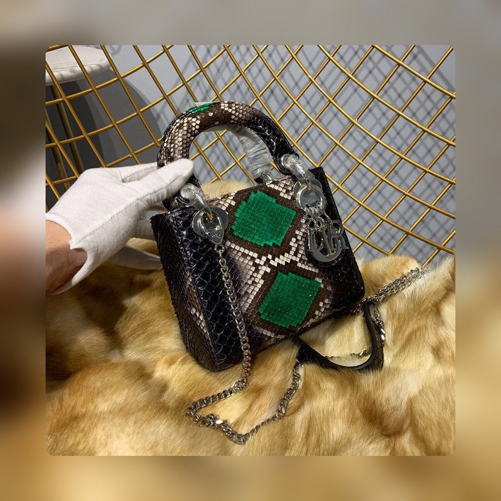 Anum Bags Detail