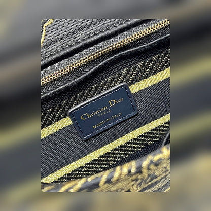 Anum Bags Detail