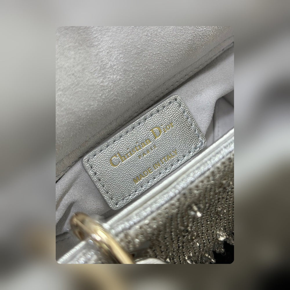 Anum Bags Detail