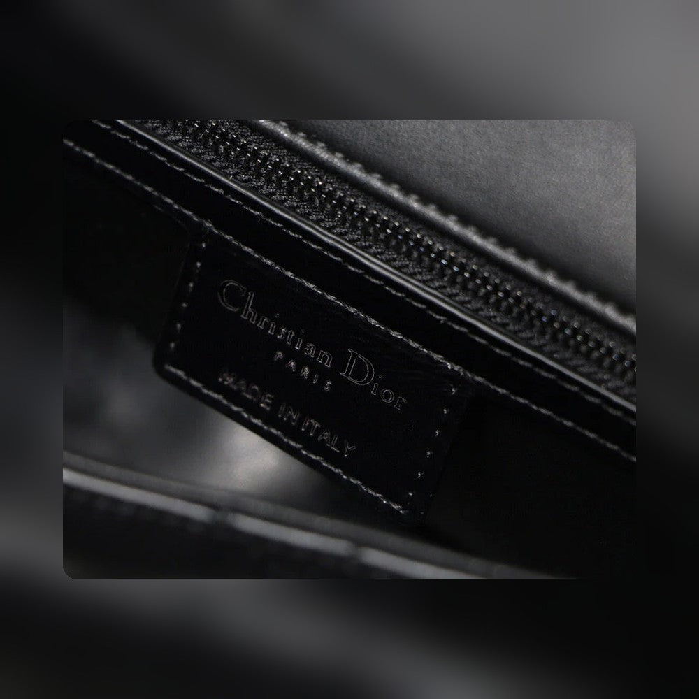 Anum Bags Detail