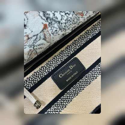 Anum Bags Detail
