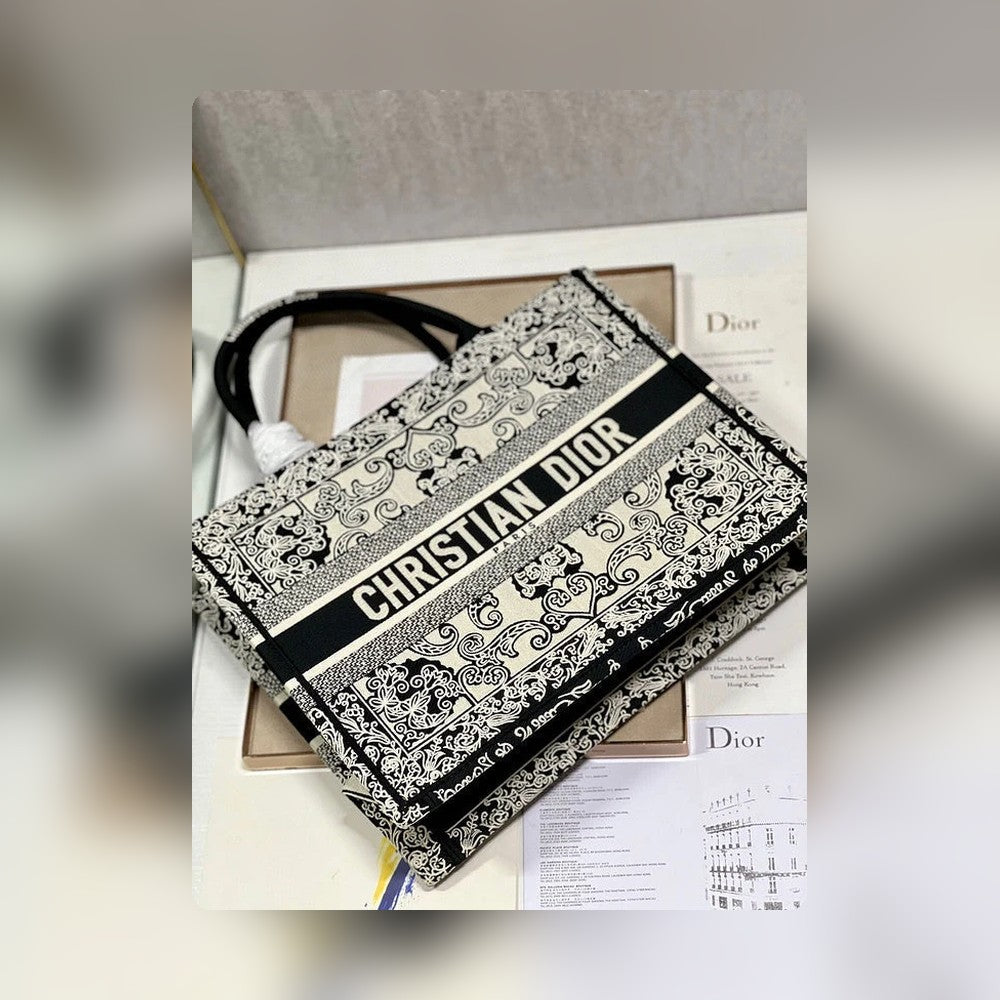 Anum Bags Detail