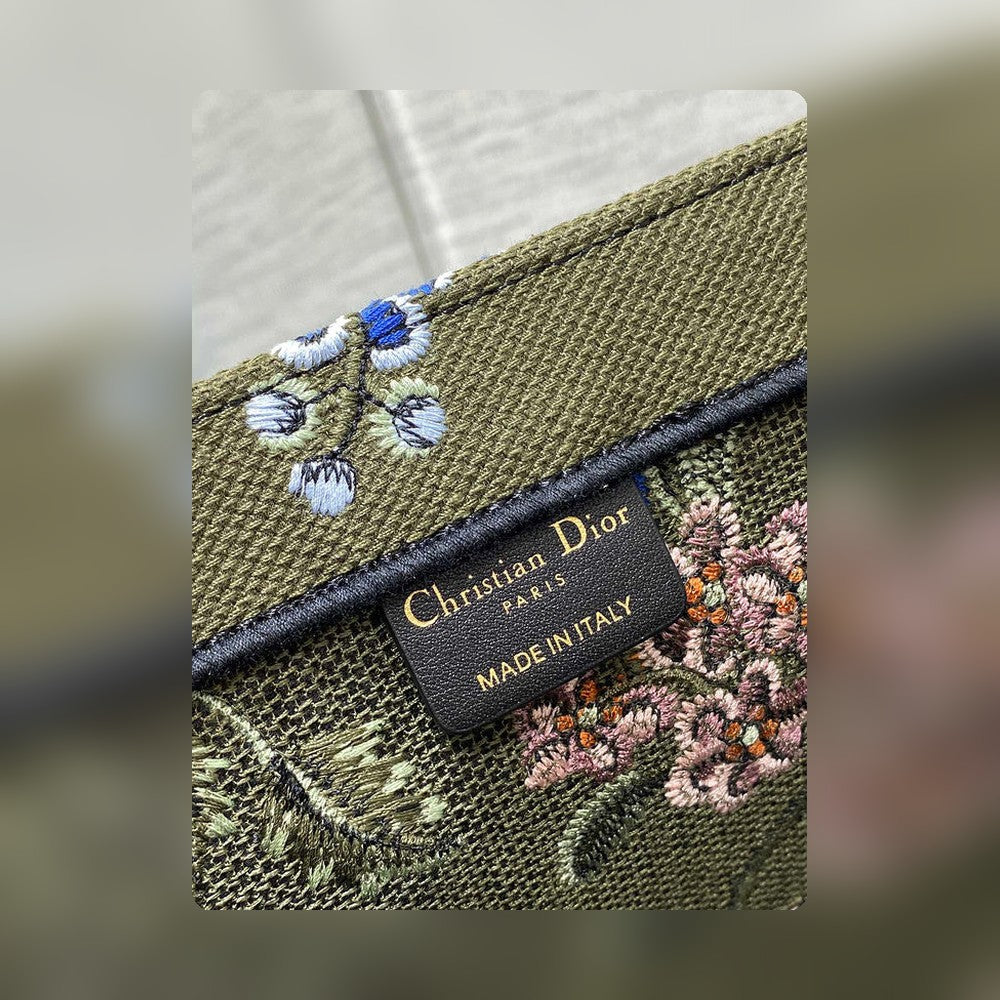 Anum Bags Detail