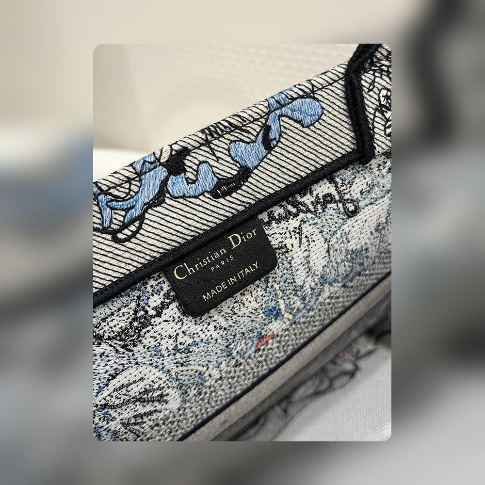 Anum Bags Detail