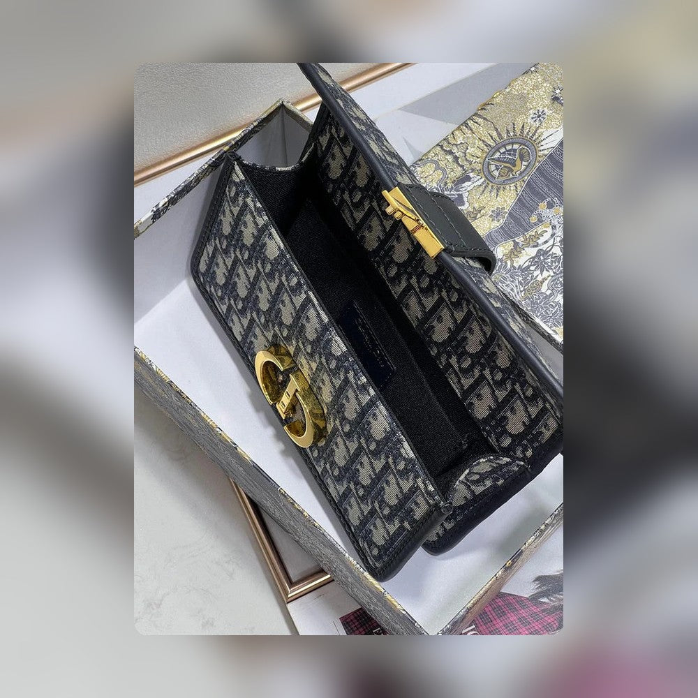Anum Bags Detail