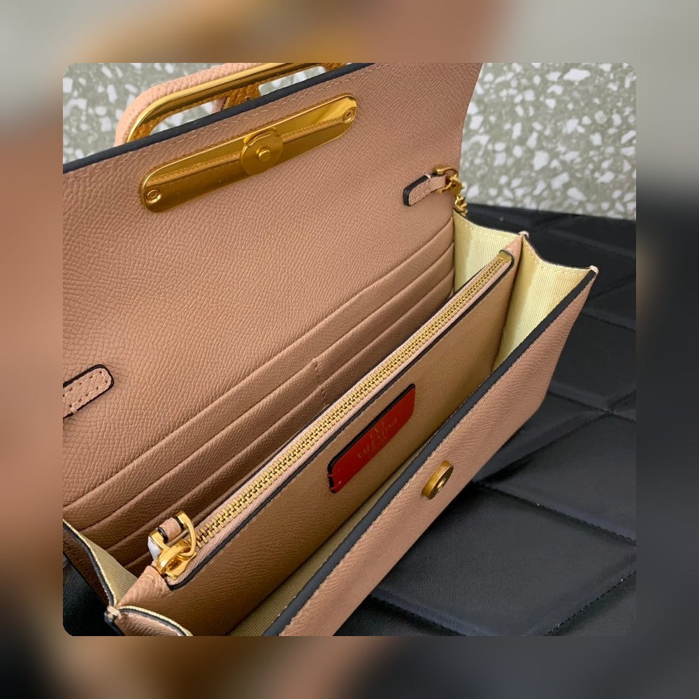 Anum Bags - High-Quality Designer Products for You - AFFORDABLE LUXURY BAGS - 5607