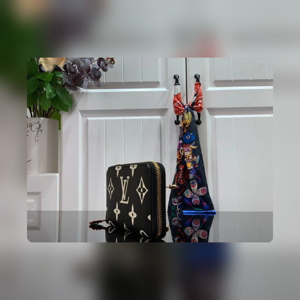 Anum Bags Detail