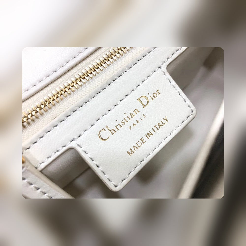 Anum Bags Detail