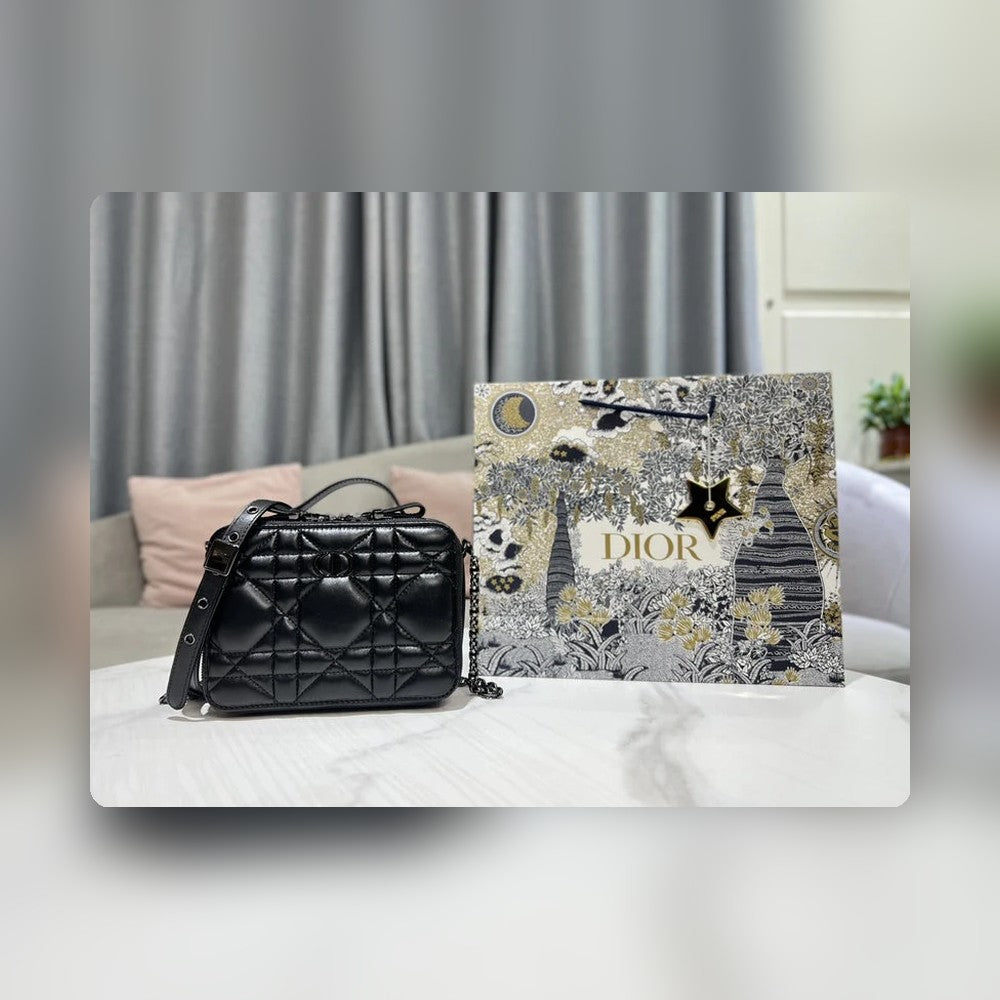 Anum Bags Detail