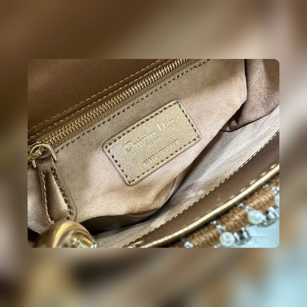 Anum Bags Detail