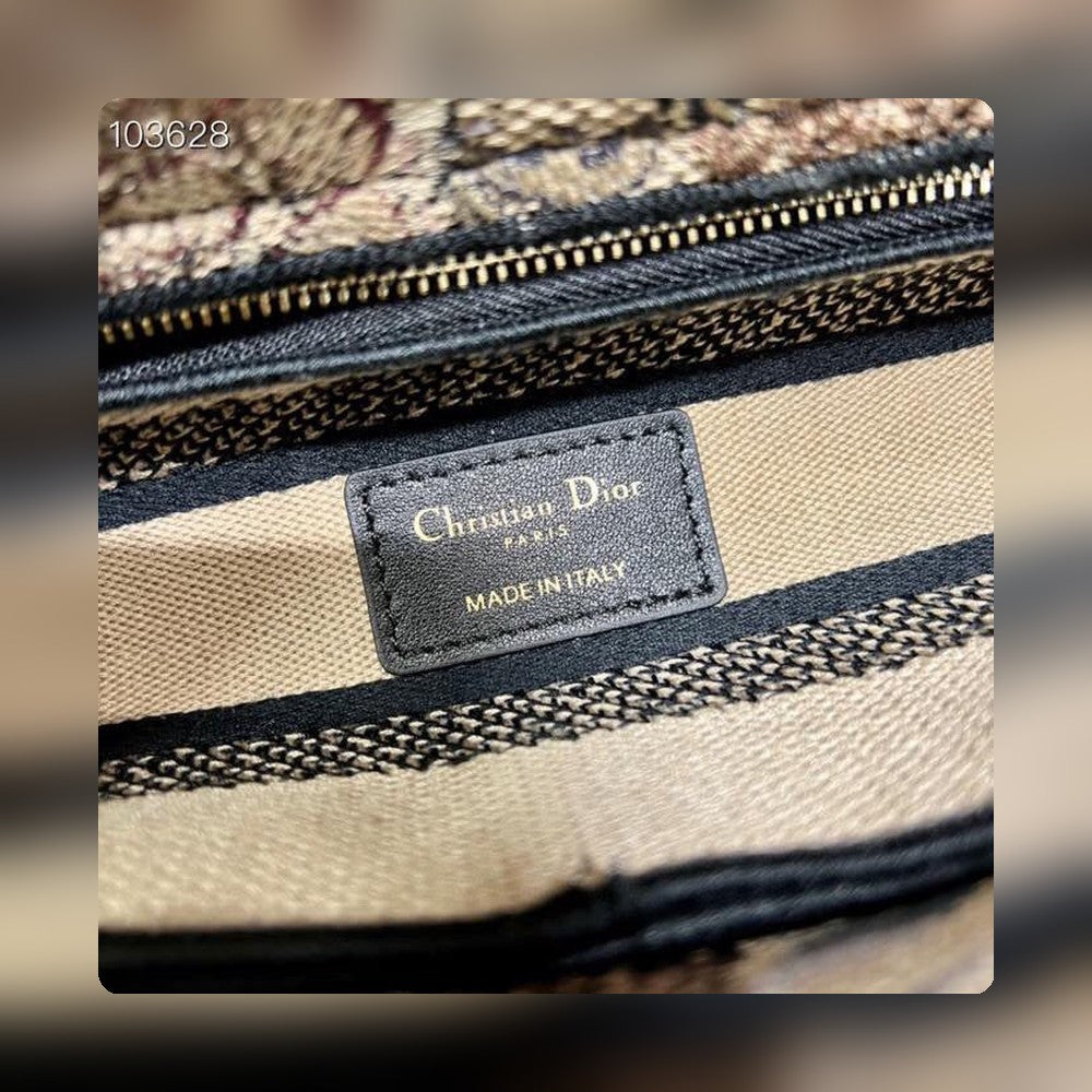 Anum Bags Detail