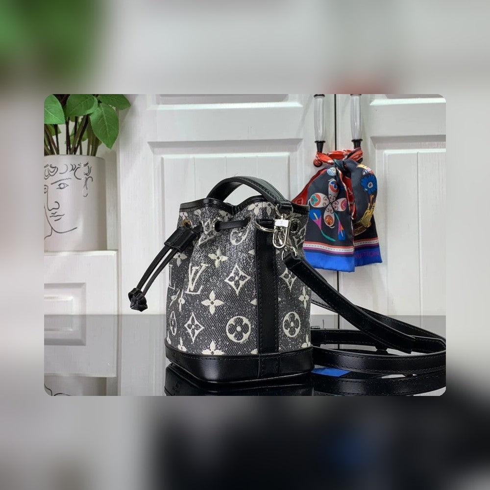 Anum Bags Detail