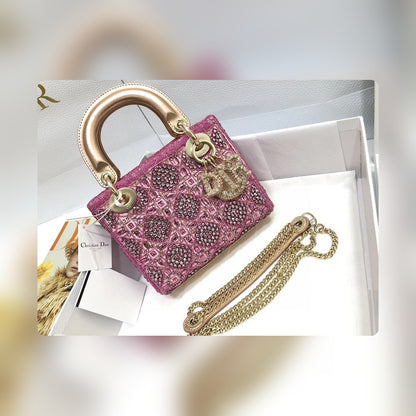 Anum Bags Detail
