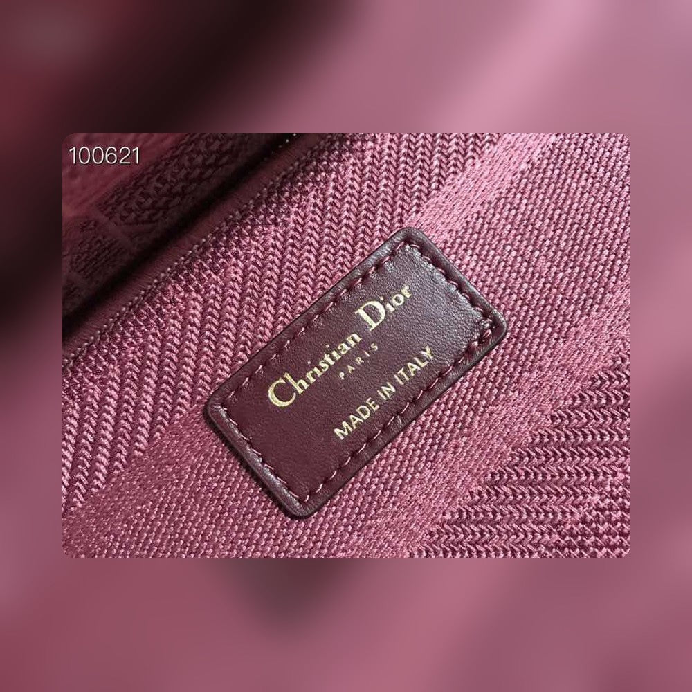 Anum Bags Detail