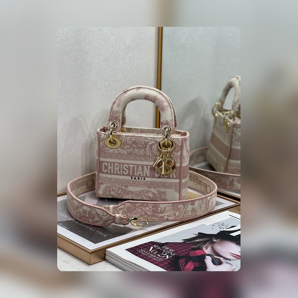 Anum Bags Detail