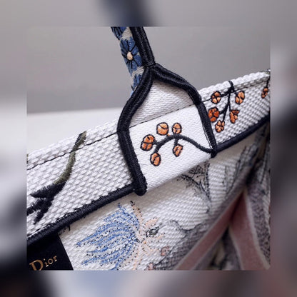 Anum Bags Detail