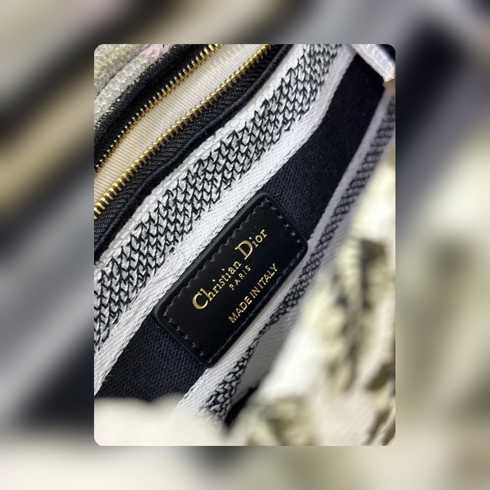 Anum Bags Detail