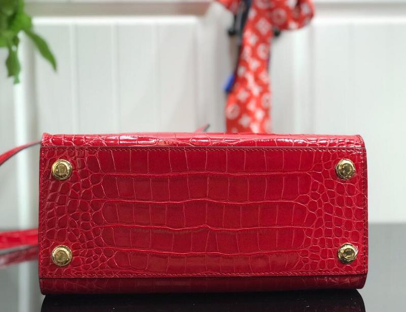 Anum Bags Detail