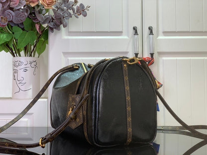 Anum Bags ln Luxury Bag --96736