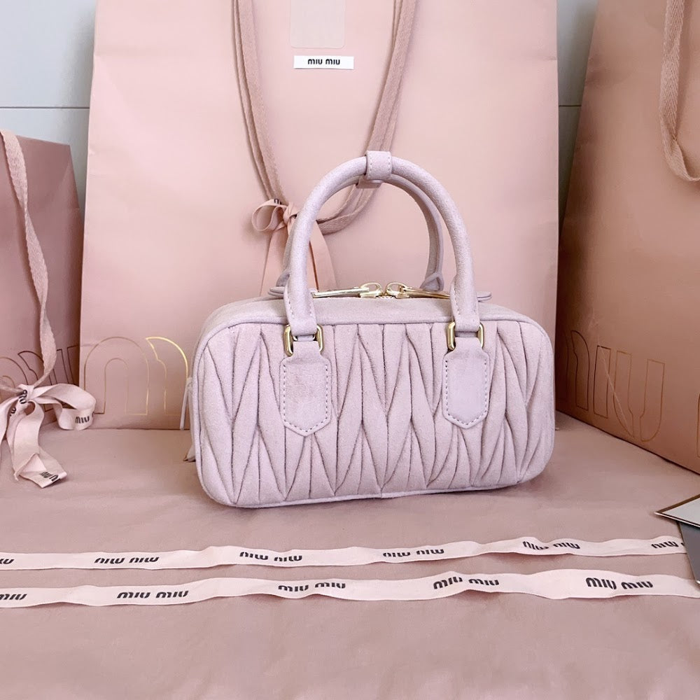 Anum Bags Miun Miun Luxury Bag --122700
