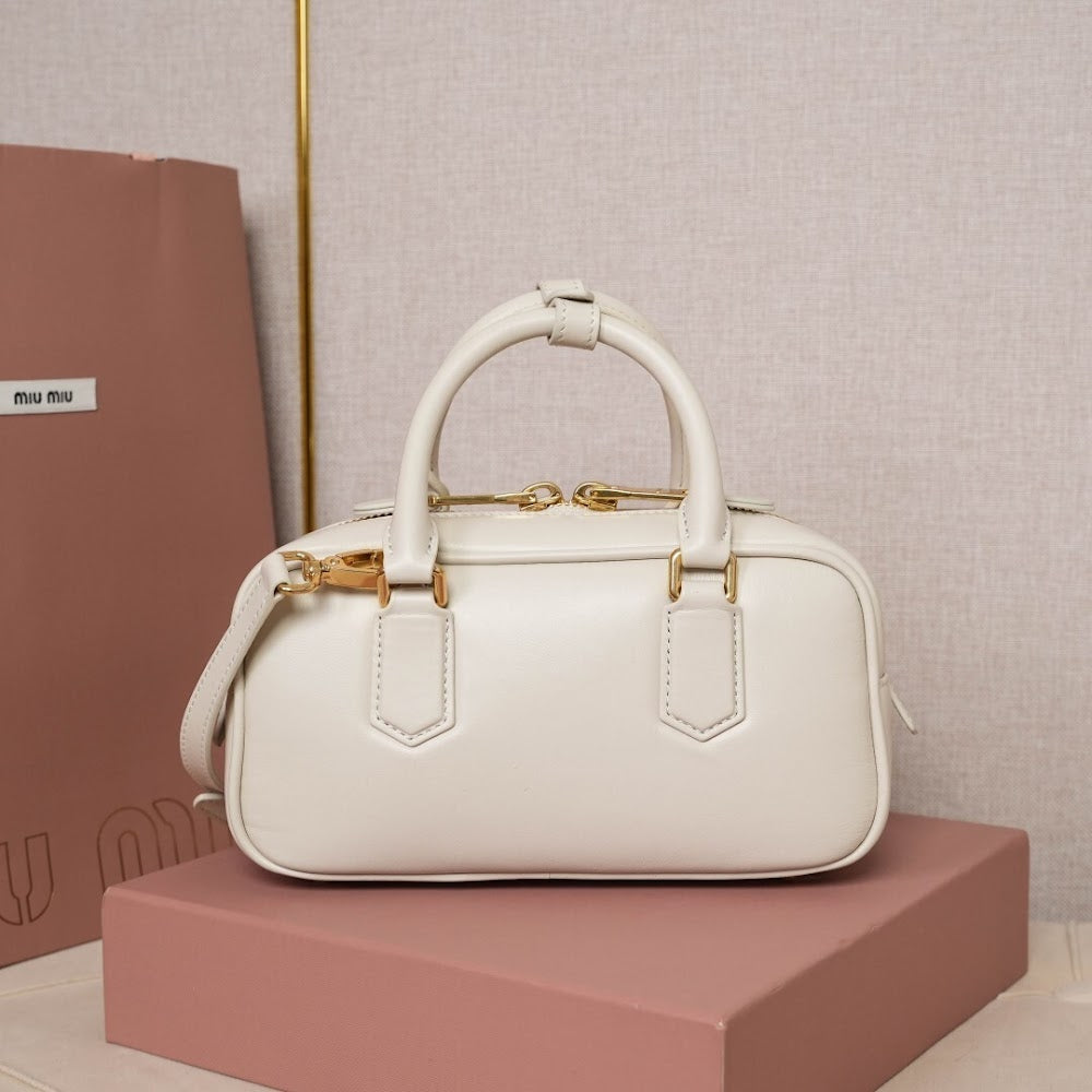 Anum Bags Miun Miun Luxury Bag --123521