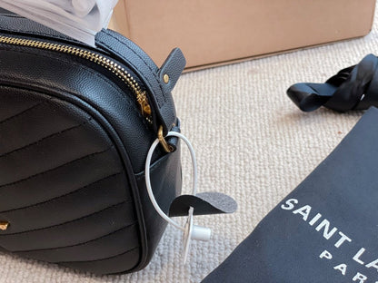 Anum Bags Detail
