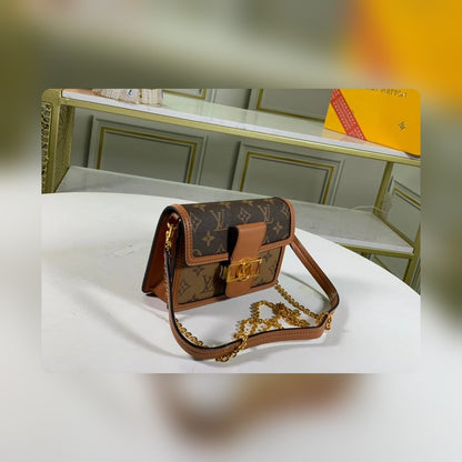 Anum Bags Detail