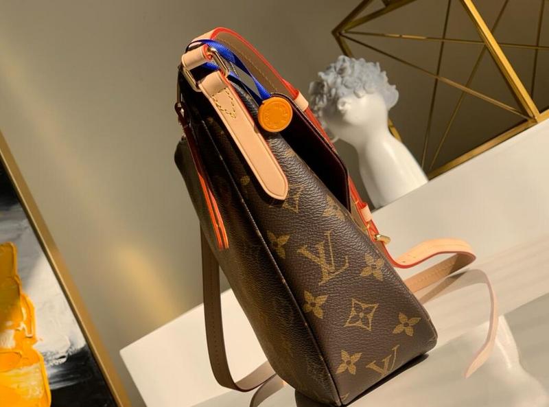 Anum Bags Detail