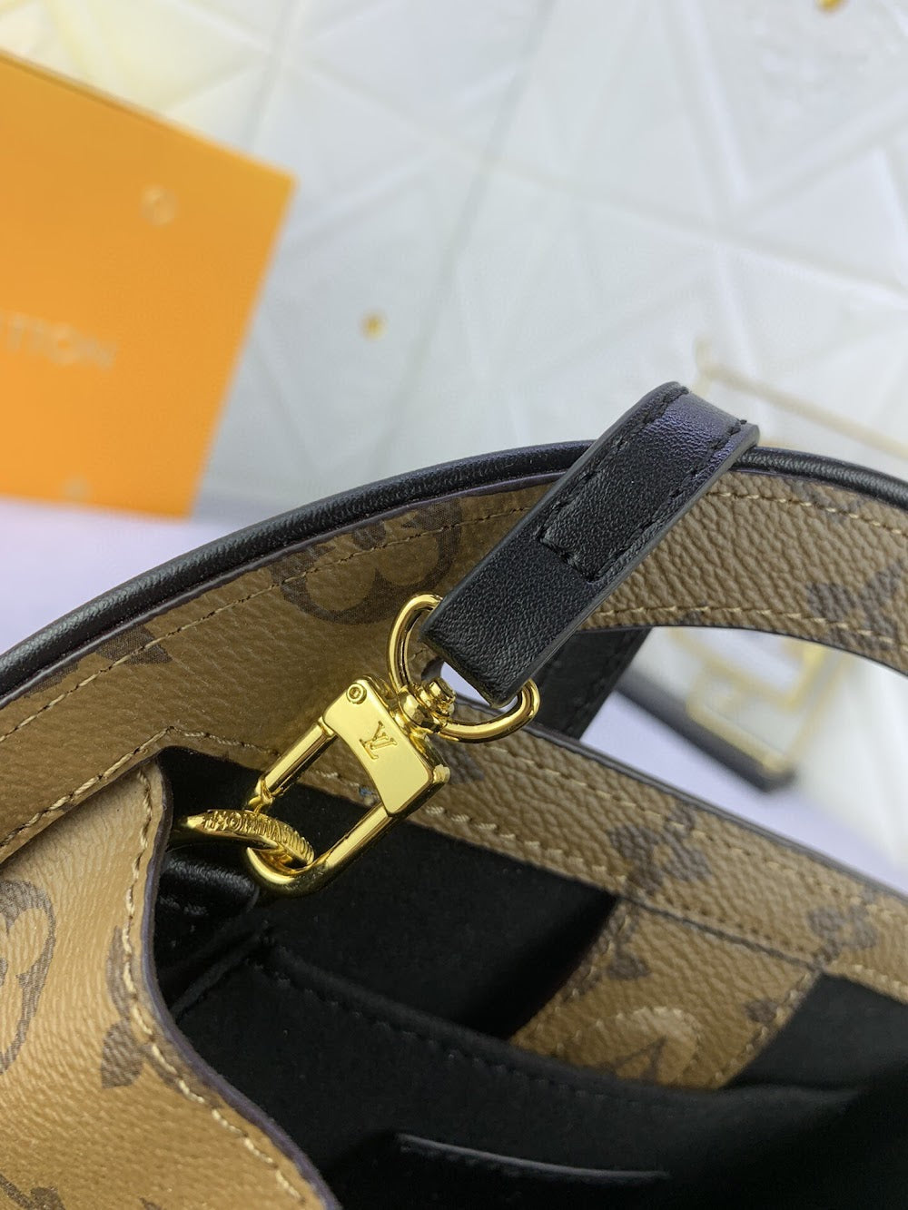 Anum Bags ln Luxury Bag --76146