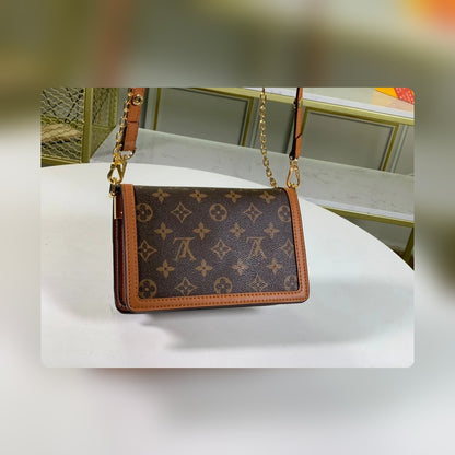 Anum Bags Detail