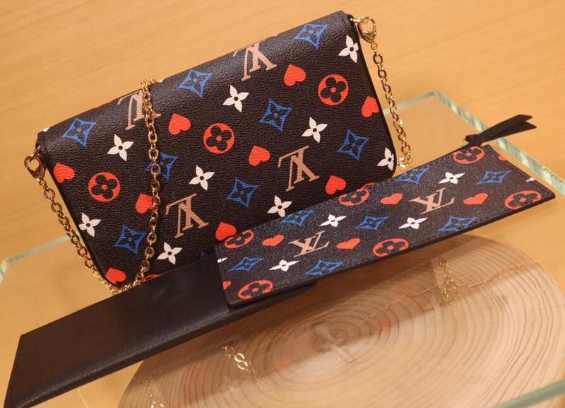 Anum Bags Detail