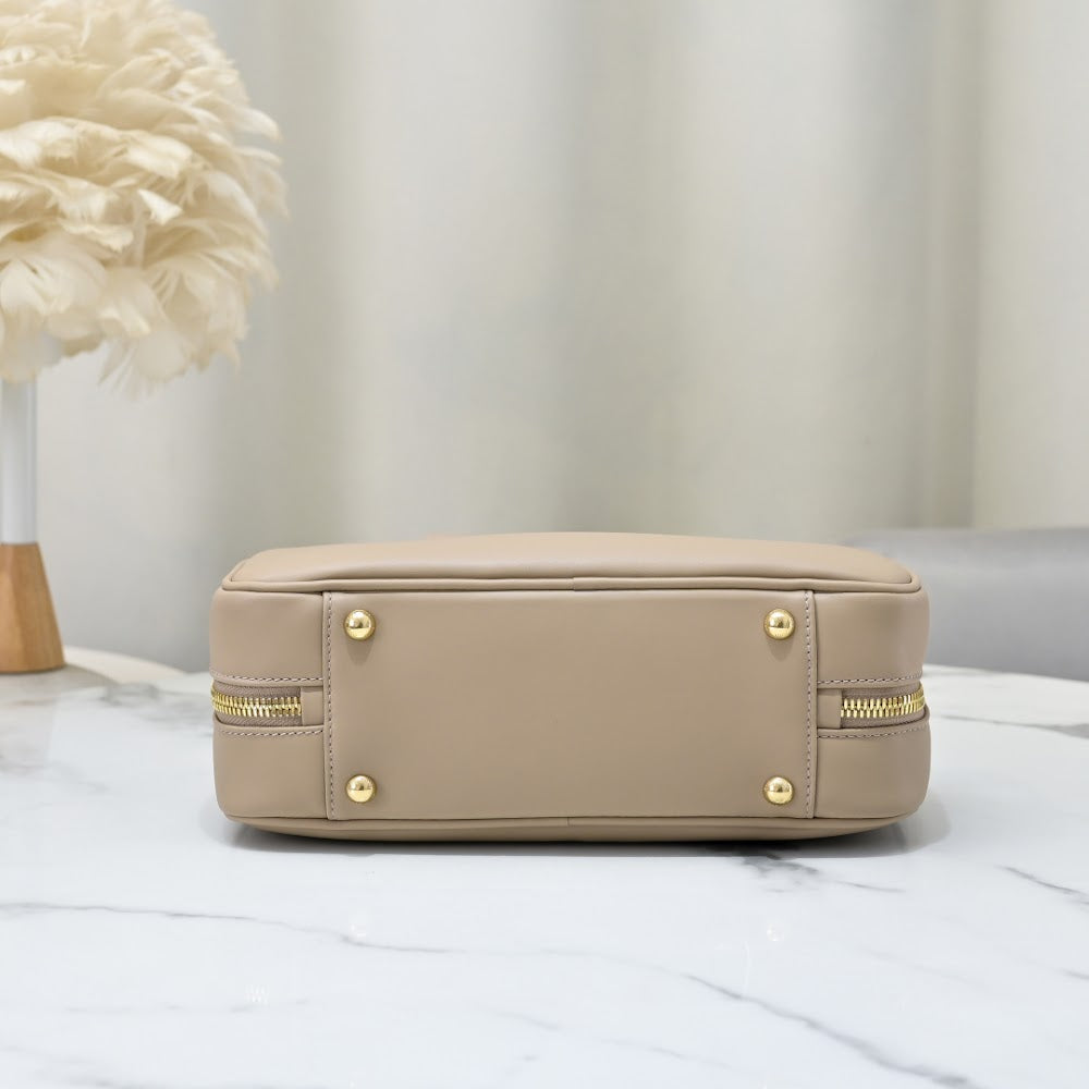 Anum Bags Miun Miun Luxury Bag --123429