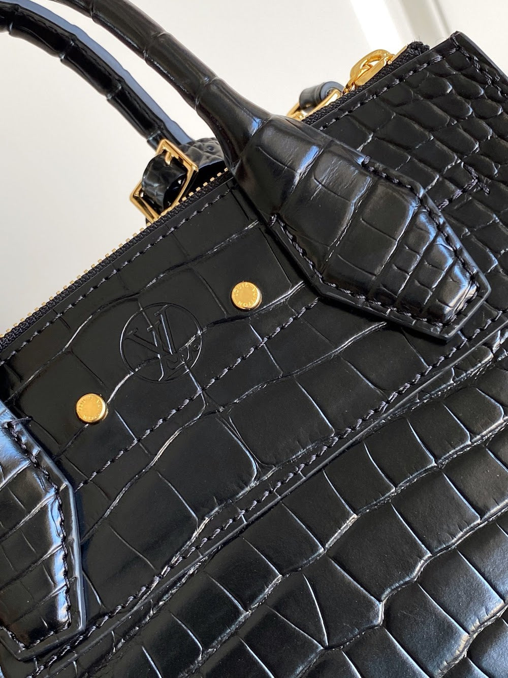 Anum Bags ln Luxury Bag --96190