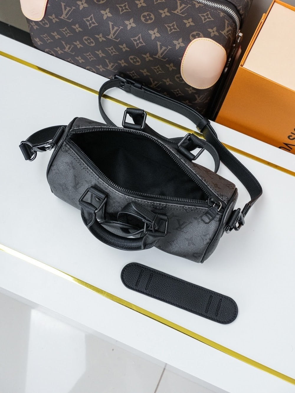 Anum Bags ln Luxury Bag --71635