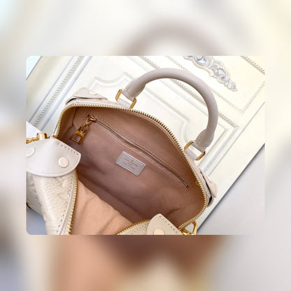 Anum Bags Detail