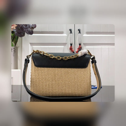 Anum Bags Detail
