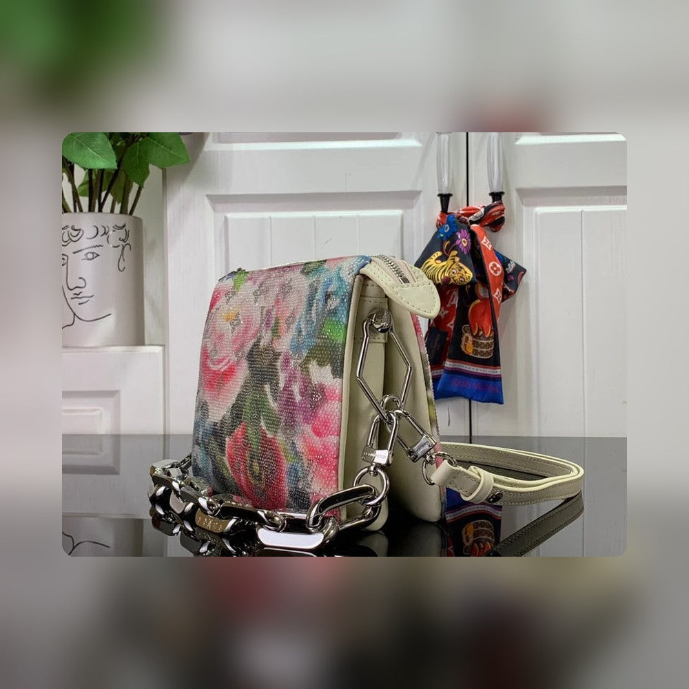 Anum Bags Detail
